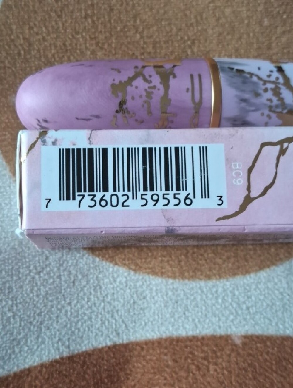 MAC Lipstick, Special Pink & Gold Marble Edition. Ruby Woo - Picture 3 of 5